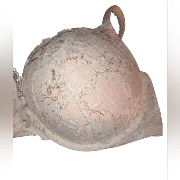 Victoria's Secret Body By Victoria Push-Up Bra Size 38D - Picture 2 of 8